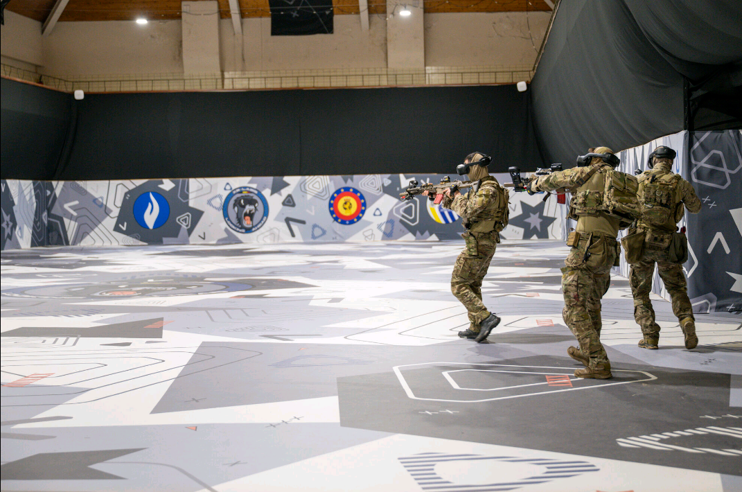 Soldiers training in the XR Labs VR facility